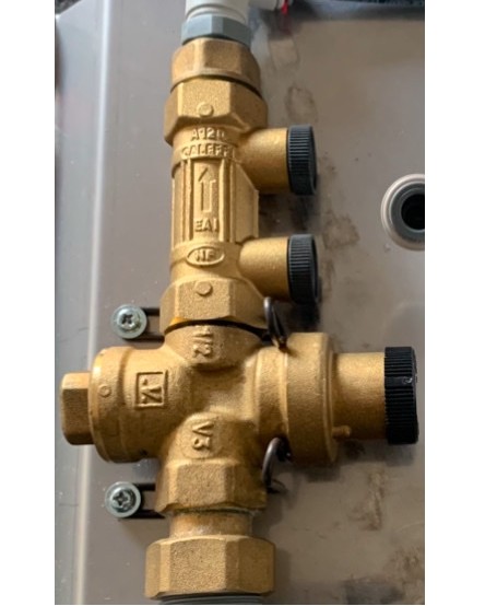 Water pressure reducer